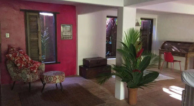 Pousada Hibisco, Забронировать Отель Отели Транкозу с парковкой, рядом с Пляж Nativos, Парковка