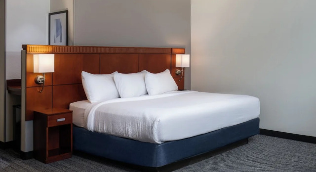 Двухместный номер Standard Courtyard by Marriott Wichita at Old Town
