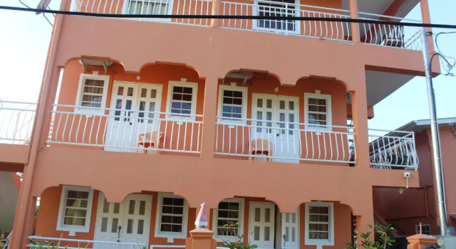 Wallace Holiday Apartments