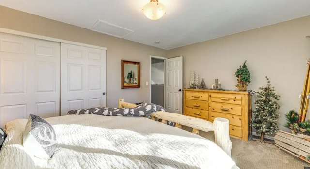 Коттедж Loveland Home w/ Private Hot Tub + Wood Fireplace!