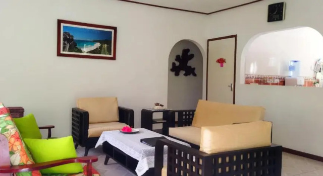 Dan Zoranz Self Catering Guest House, Boek Pension Gastenverblijven in Praslin-eiland, Pension