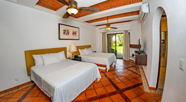 Hotel Villa Mexicana Golf & Equestrian Resort, Book Resort Resort Hotels in El Bajio, Resort