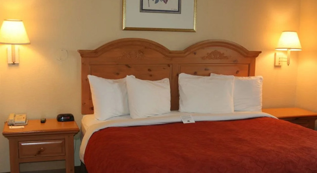 Country Inn & Suites By Carlson, Columbus North, OH, Book Hotel Columbus Ohio