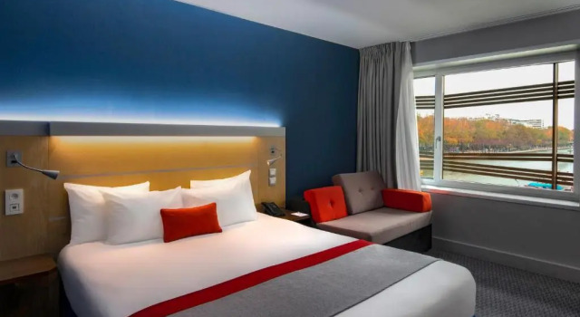 Номер Standard Holiday Inn Express Paris-Canal De La Villette by IHG