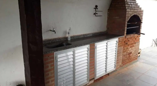 Casa com 4 Suítes e Piscina em Búzios