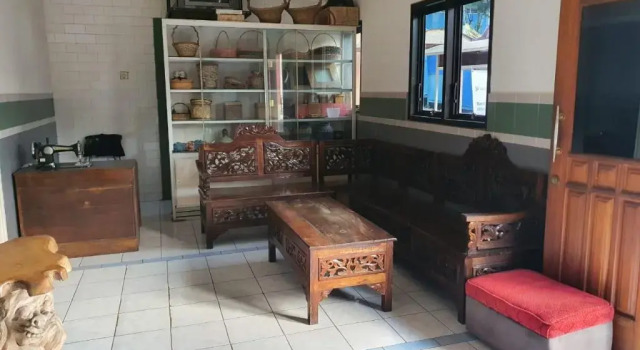 OYO 90043 Vila Afanda Syariah, Prenota Hotel Hotel a East Java con parcheggio, Parcheggio