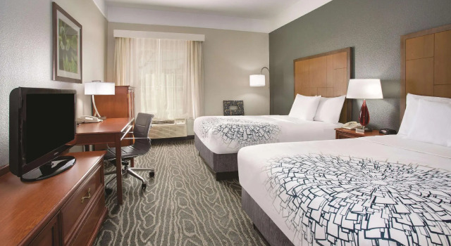 Четырёхместный номер Standard La Quinta by Wyndham Gallup