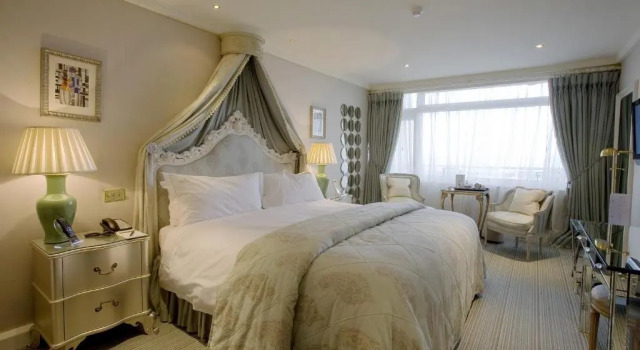 Двухместный номер Standard с балконом и с видом на море The Old Government House Hotel & Spa