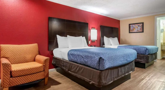 Четырёхместный номер Superior Econo Lodge Oxford near Choccolocco Park