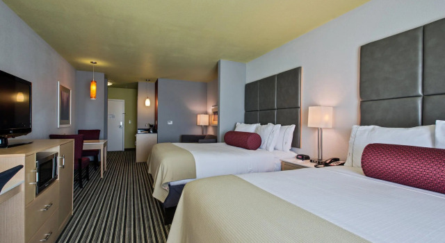 Двухместный люкс Holiday Inn Express Hotel & Suites, Carlisle-Harrisburg Area by IHG