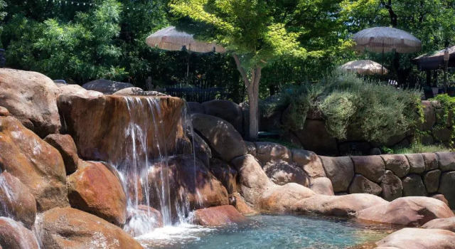 Коттедж с 3 комнатами Lazy Z Resort