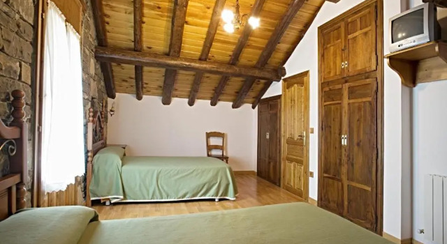 Apartamentos Casa Buisan, Book Apartment Hotels in Aragon with Parking, Parking