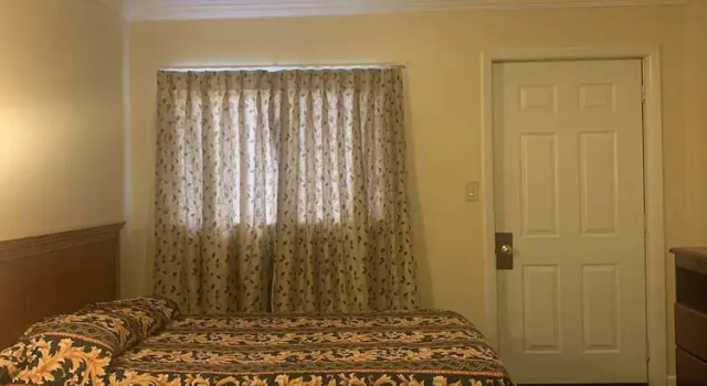 River Inn Motel, Varaa Motelli  