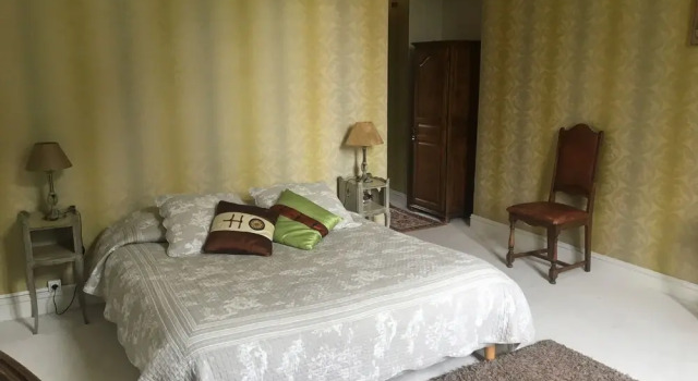 Château de Saint-Bohaire, Book Hotel  