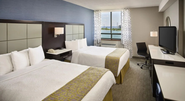 Четырёхместный номер Superior с видом на парк Waterfront Hotel Downtown Burlington
