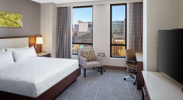 Двухместный номер Hearing Accessible Hilton Rochester Mayo Clinic Area