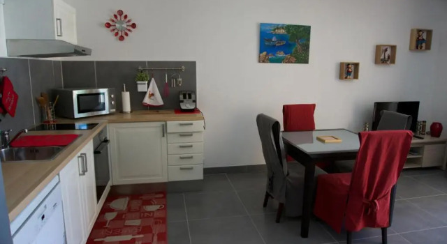 Апартаменты c 1 комнатой 2 pièces dans villa avec piscine parking à 10 mins de Cannes