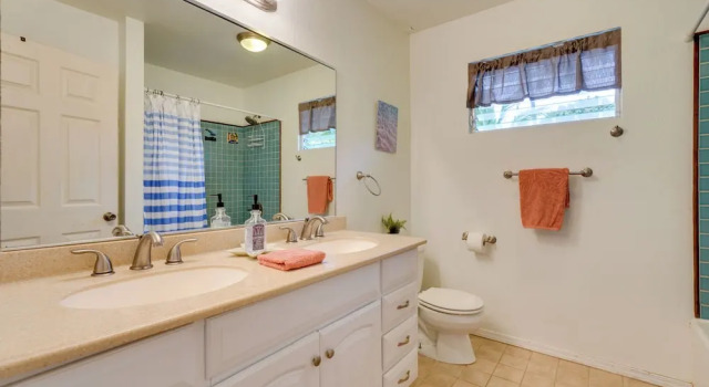 Коттедж Breezy Kailua-kona Bungalow w/ Lanai & Ocean View!