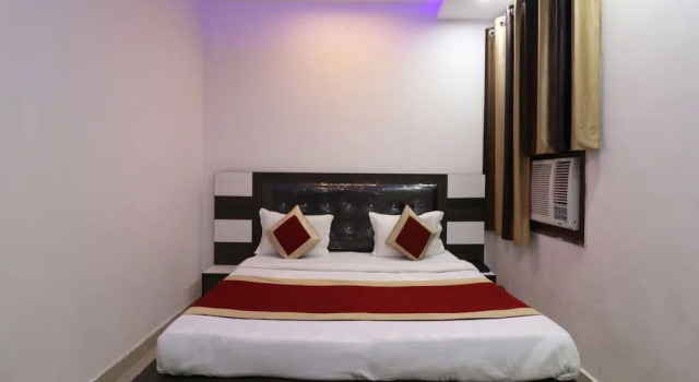 Oyo 28058 Hotel Gold Galaxy