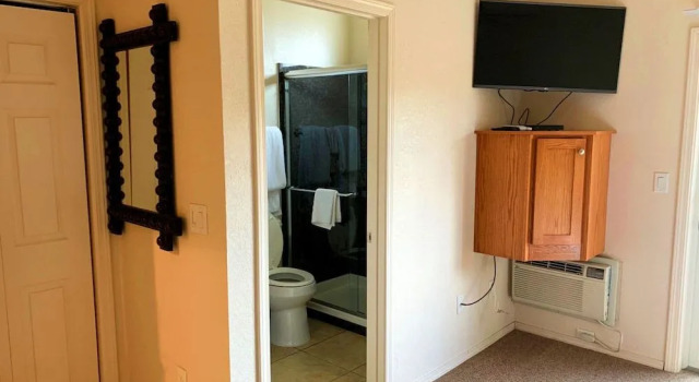Canyon Plaza Premier Studios and Apts