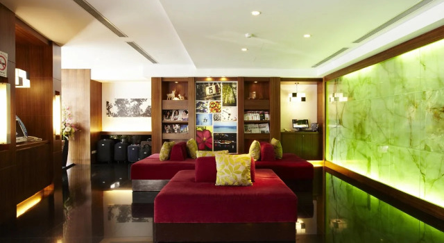 Hotel B