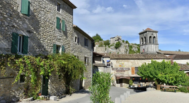 Cozy Holiday Home in Saint-alban-auriolles With Private Pool