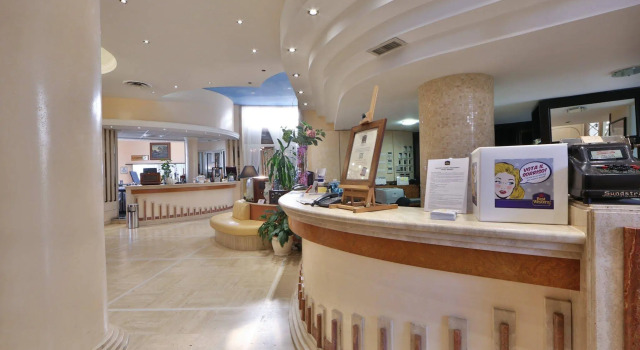 Best Western David Palace Hotel, Забронировать Отель Отели Побережья Марок 4 звезды, 4*