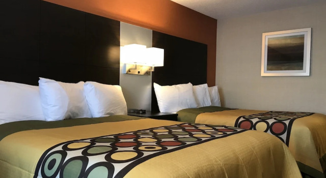Номер Comfort Bay Hill Inns & Suites