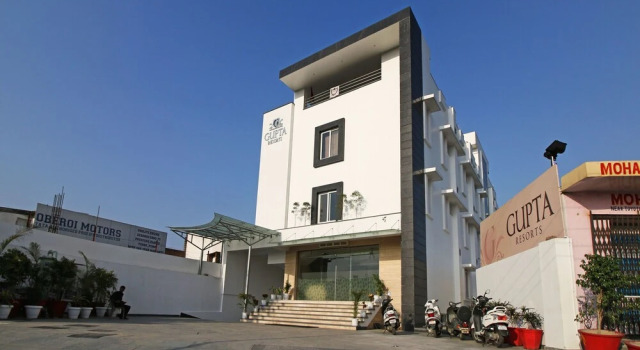 OYO 5626 Gupta Resorts, Забронировать Отель Джамму Джамму и Кашмир, рядом с Железнодорожный вокзал Джамму-Тави