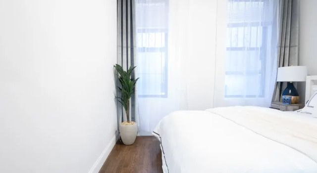 1435-2 3 Bedrooms 2 Bath W D UES