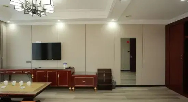 Люкс Chifeng Huayi Hotel