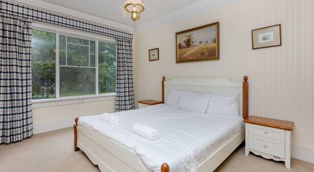 Classic 5 Beds Mt Dandenong Resort, Rezerwuj Ośrodek wypoczynkowy Hotele w Dandenong Ranges z parkingiem, Parking