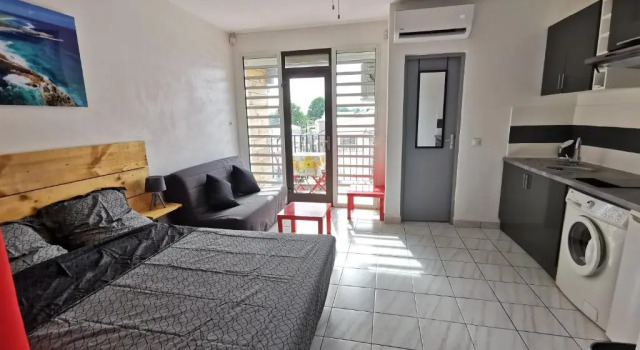Апартаменты c 1 комнатой Appartement vue mer et montagne à 100m de la plage