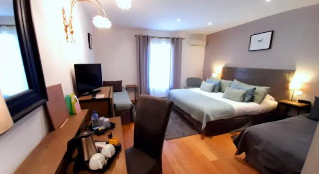 Четырёхместный номер Comfort Logis Hôtel Fabian des Baux