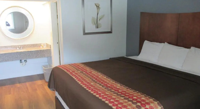 Номер Standard Travel Inn and Suites