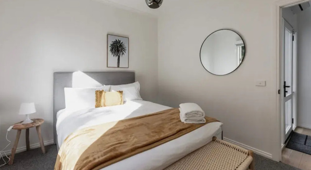 Clifftop Luxury With Spectacular Ocean Views, Book Vacation Home Melbourne 