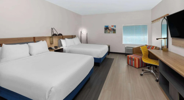 Четырёхместный номер Standard La Quinta Inn & Suites by Wyndham El Paso East Loop-375