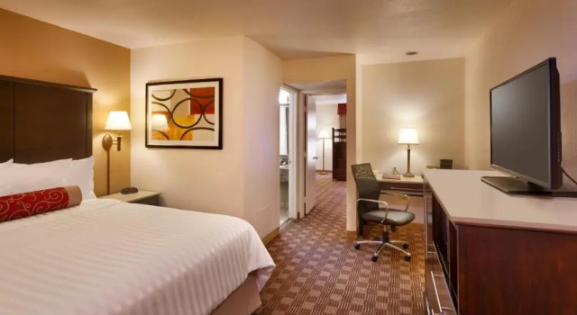 Двухместный номер Deluxe Cortona Inn and Suites Anaheim Resort
