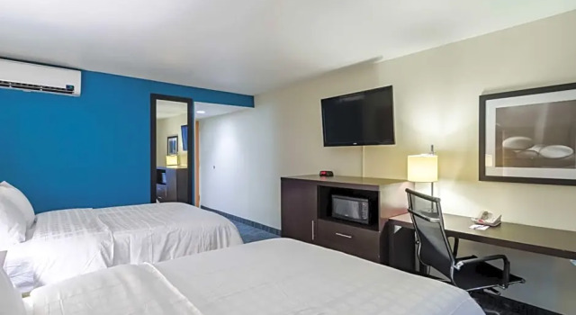 Четырёхместный люкс Blue A Modern Hotel, an Ascend Collection Hotel