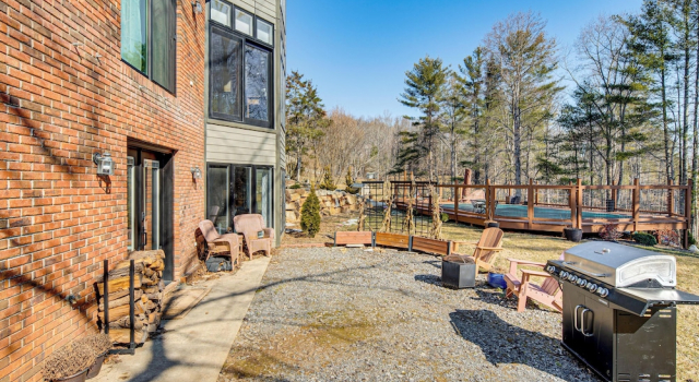 Hikes & Brews: Quiet Blue Ridge Mtn Basecamp!, Book Hotel Fletcher North Carolina
