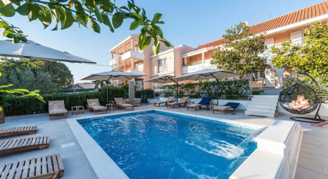 Апартаменты Цокольный этаж Villa Zdenka with heated pool