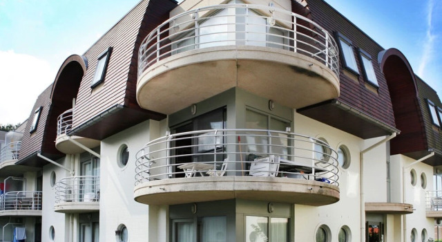 Luxurious Apartment in Bredene With Swimming Pool, Rezerwuj Apartament Hotele w Bruksela z parkingiem, Parking