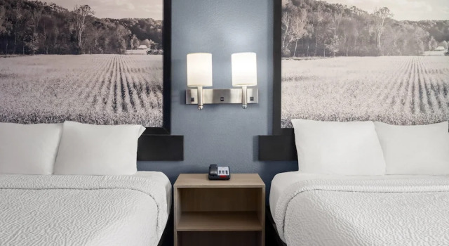 Четырёхместный номер Standard Super 8 by Wyndham Fort Wayne