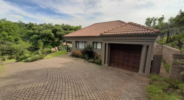 Коттедж с 2 комнатами 2 Bed Cottage at 6 Churchill Lane.