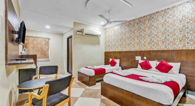 Семейный номер Deluxe Season 4 Residences - Teynampet Near Apollo Hospital ,Balaji Dental, US Consulate