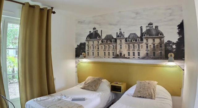 Четырёхместный семейный номер Standard Logis Hôtel du Château