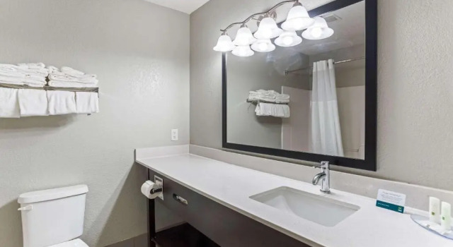 Двухместный люкс Quality Inn & Suites Ferdinand