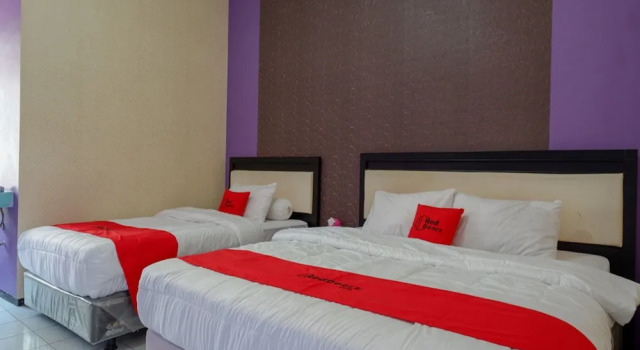 Ungu National Hotel by RedDoorz