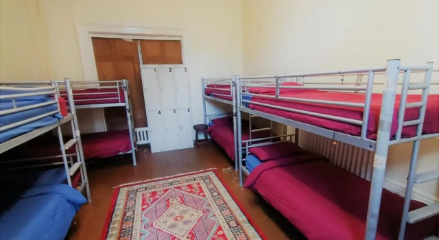 Кровать в общем номере (мужской номер) Embassie Backpackers