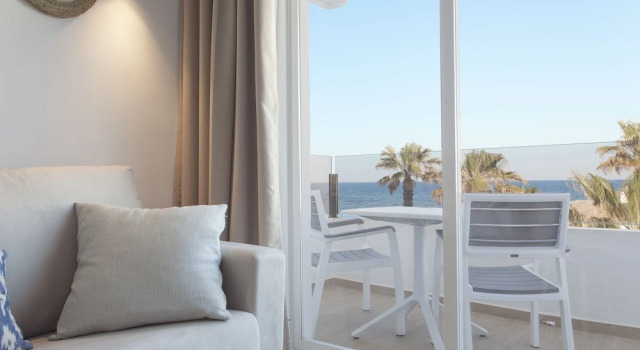 Апартаменты с балконом и с видом на море Apartamentos Ses Roquetes